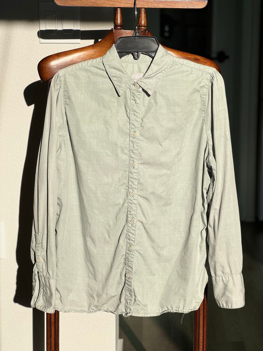 Chico’s 100% Tencel Lyocell Button Front Blouse Size 2 Light Blue Long Sleeve
